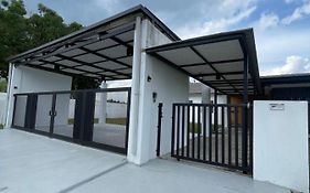 Nur Villa Sg Soi Musslimm Only